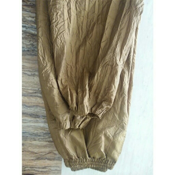 Center Aisle Sport - Gold Jogging Pants. - Picture 2 of 5